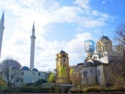 “Më thanë hiqe minaren, vendos një kullë kishe”