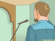 A lejohet thirrja e ezanit nga personi i cili nuk ka abdes!?