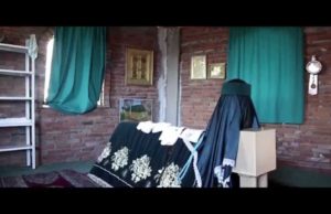 Çfarë ndodh me atë person që i lutet të vdekurit?