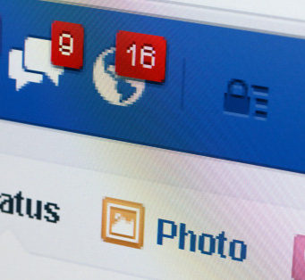 PËR TË GJITHË NE QË POSTOJMË NË FB FOTOT E FËMIJËVE TANË..