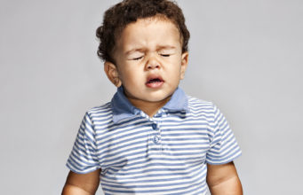 Çfarë duhet të themi kur teshtijnë fëmijët