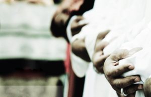 SI TË DISTANCOHEMI NGA ZJARRI DHE HIPOKRIZIA