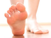 Si të largojmë erën rëndë të këmbëve