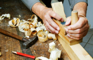 NASIR ZDRUKTHËTARI DHE DY REKATET E DUHASË