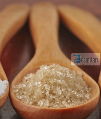 Sheqeri apo Kripa – Cila dëmton më shumë shëndetin