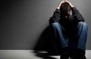 Lexo këto rregulla që të largohesh nga mendimet pikëlluese