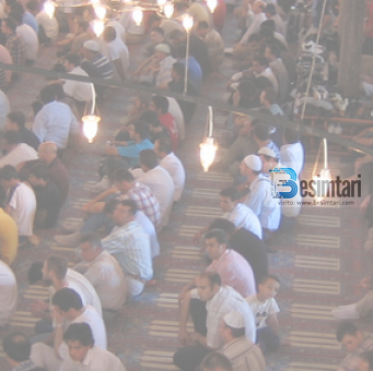 Pesë kohët e namazit, Allahu i shlyen me to mëkatet