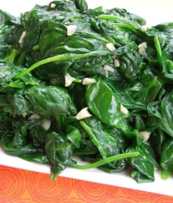 Spinaq i skuqur me hudhra –