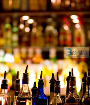 A lejohet të hyj në vende ku ka alkool nëse unë nuk pi?