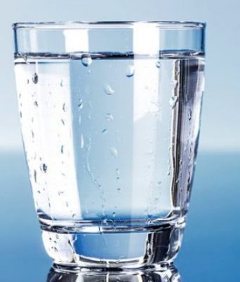 Cilat janë 10 dobitë e ujit