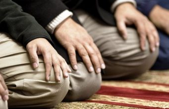 Një pikë e djersës në ballin tënd duke shkuar në Namazin e drekës, është më e vlefshme se …