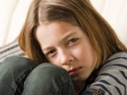 Fëmija juaj pëson dhunë, ndërkaq ju nuk jeni të vetëdijshëm: Shtatë shenja shqetësuese!