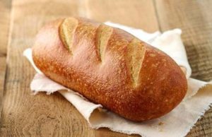 Hoxhë bre, 100 kg miell, sa bukë i nxjerrin e pyeti një njëri hoxhën për ta ngushtuar!