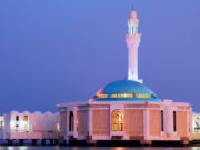 A lejohet falja e suneteve kaza (jashtë kohës kur duhen falur)?