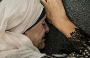 Pas vdekjes së Babait, djali dërgoi Nënën e tij në shtëpi të pleqve