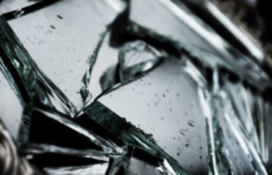 Njeriu mund ta haje veten ne mesysh kur ai shikohet ne pasqyre dhe shikon nje bukuri te vetes se tij dhe nuk thote Mashallah