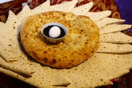 Ushqimet që na bëjnë të ndihemi të uritur