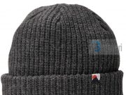 A lejohet të falet namazi me kapelë dimri?