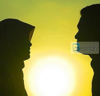 Kur u kthya burri nga xhamija ditën e xhumas , gruaja e pyeti burrin e saj ;