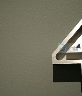 Katër gjëra shndërisin fytyrën,katër gjëra zbehin fytyrën