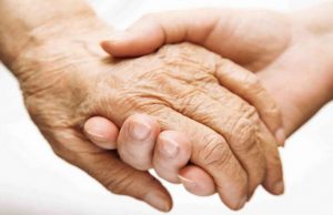 Një lutje e vogël për ty, laja duart nënës tënde!