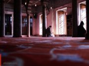 KUR JE NË DILEMË TË VENDOSËSH PËR NJË GJË FALI DY REQATE NAMAZ!