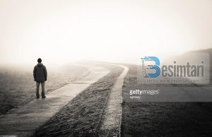 I ÇMENDUR ËSHTË AI QË MENDON SE NJERËZIT NUK FLASIN PËR TË