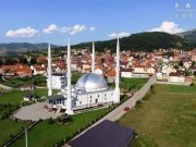 Fshati me xhaminë më të madhe në rajon – për ta ndërtuar, banorët shiten edhe tokat e tyre!