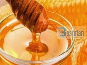 Vendosni pak mjaltë në kërthizë para se të flini, mrekulli që s’ka të paguar