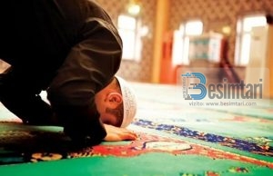 Kur falet namazi i istikharas, kur bëhet duaja në të dhe a lejohet të përsëritet disa herë?