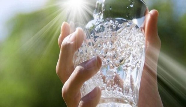 Ujë esëll në mëngjes – Pse Duhet ta pini, përfitimet në organizëm?
