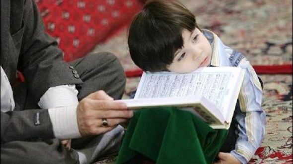 Djaloshi i vogël, letër Allahut i ankohet për prindërit e tij