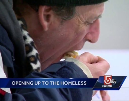 Acari i tmerrshëm amerikan, të pastrehët gjejnë shpëtim nëpër xhami (Video)