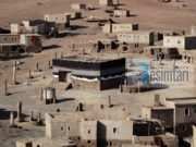 Teksa profeti Muhammed a.s do falej, dikush vendosi t’i hedh një gur të madh por më pas ndodhi mrekullia.