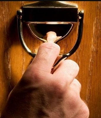 Ajo nuk falte namaz dhe i përqeshte namazfalësit!