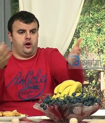 Aktori i njohur nga “Çka ka shpija” për festë shkoi në vendin e shenjtë Medinën e ndriçuar