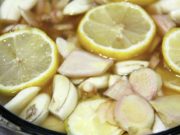 Hudhër me limon për të pastruar rrënjësisht enët e gjakut