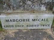 Jetoi një herë … u varros dy herë.