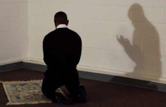 SA E RESPEKTON TI NAMAZIN?!