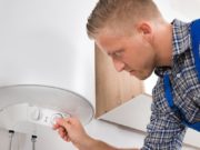 A është më mirë ta fikim bojlerin apo ta mbajmë vazhdimisht të ndezur? Si kursehet energjia elektrike – do të befasoheni me përgjigjen