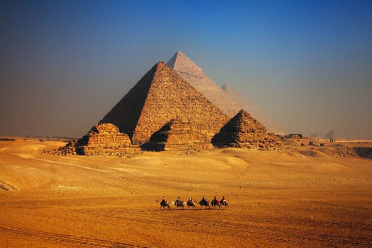 Si u ndërtuan Piramidat e Egjiptit