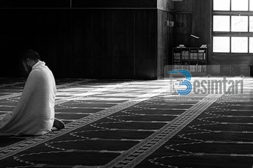 Nëse njeriu e fal namazin para kohe duke mos e ditur, duhet ta përsërisë?