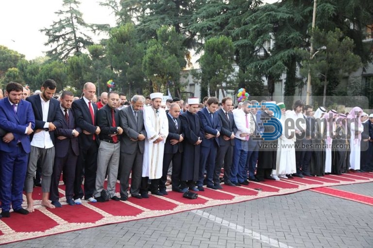 Studimi amerikan: feja, institucioni më i besueshëm në Shqipëri. Politika në fund