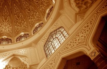 NA MJAFTON ALLAHU, AI ËSHTË MBROJTËSI MË I MIRË”