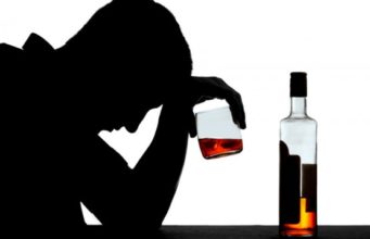 Alkooli, kancerogjen dhe dëmtues i gjenetikës