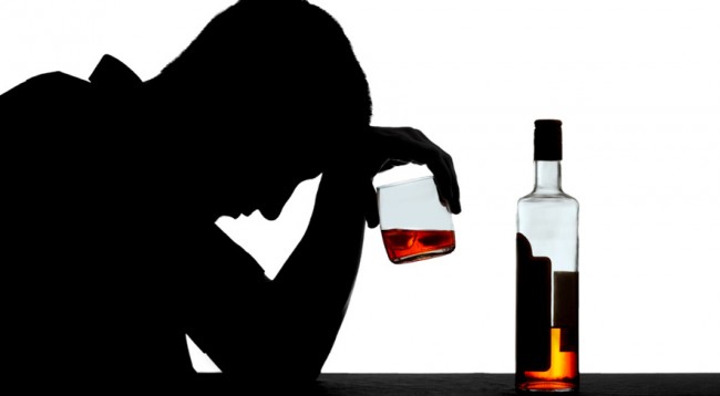 Alkooli jashtëzakonisht i dëmshëm për shëndetin