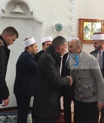 Në Xhaminë e Livoqit të Poshtëm familja Barisha i shtriu dorën e pajtimit familjes Leci