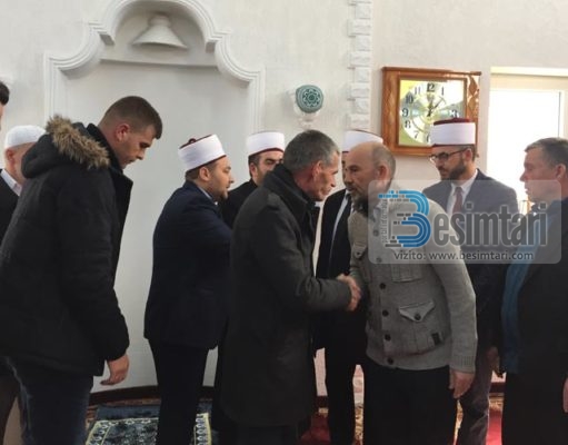 Në Xhaminë e Livoqit të Poshtëm familja Barisha i shtriu dorën e pajtimit familjes Leci