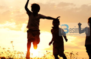 SI EDUKOHËT FËMIU?