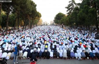 “Ne ju kemi bërë juve një ummet mesatar”